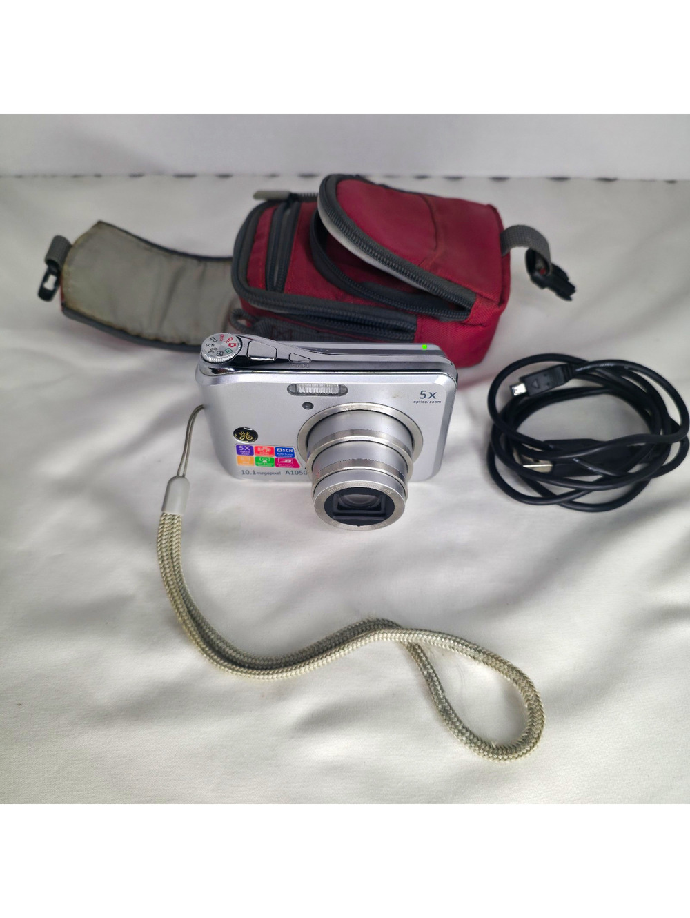 GE A1050 Digital Camera 10.1MP CCD 5x Optical Zoom Silver Tested Case Cable